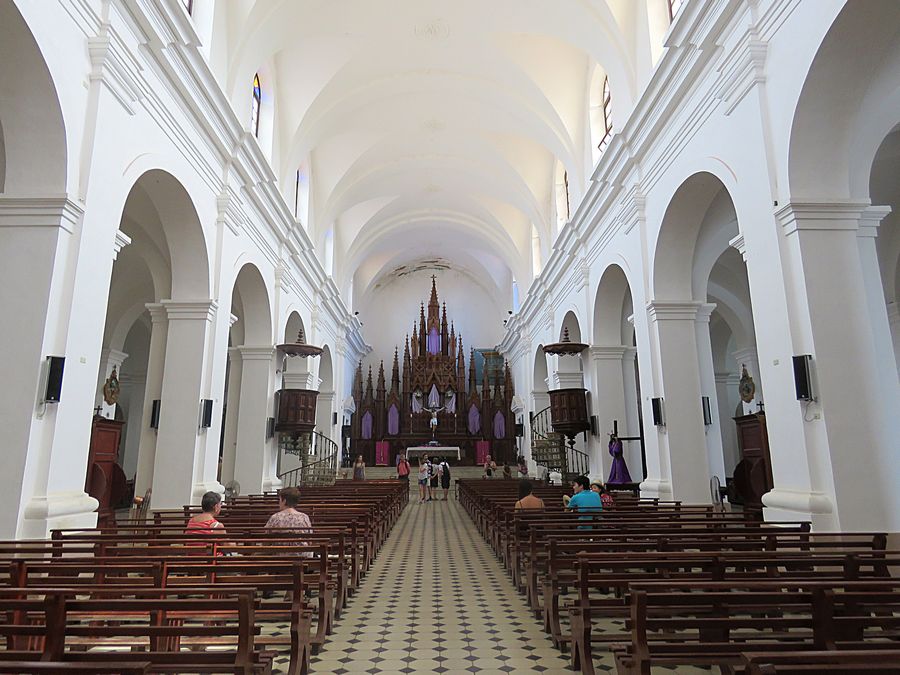 inside Iglesia Church