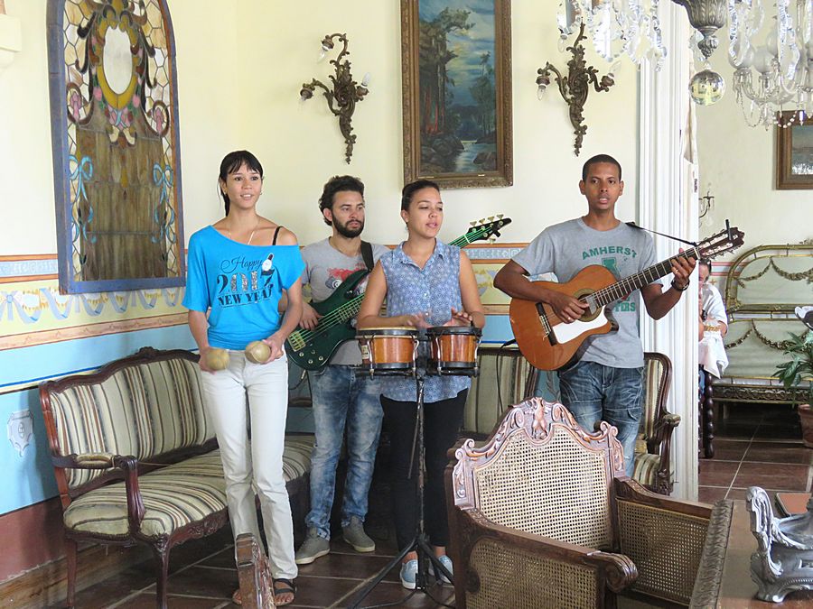 musicians at paladar