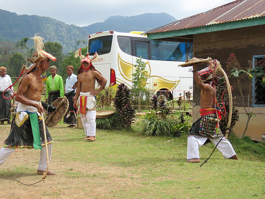 caci dancing