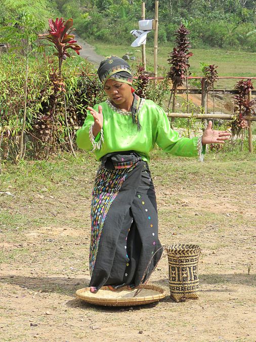 woman dancing