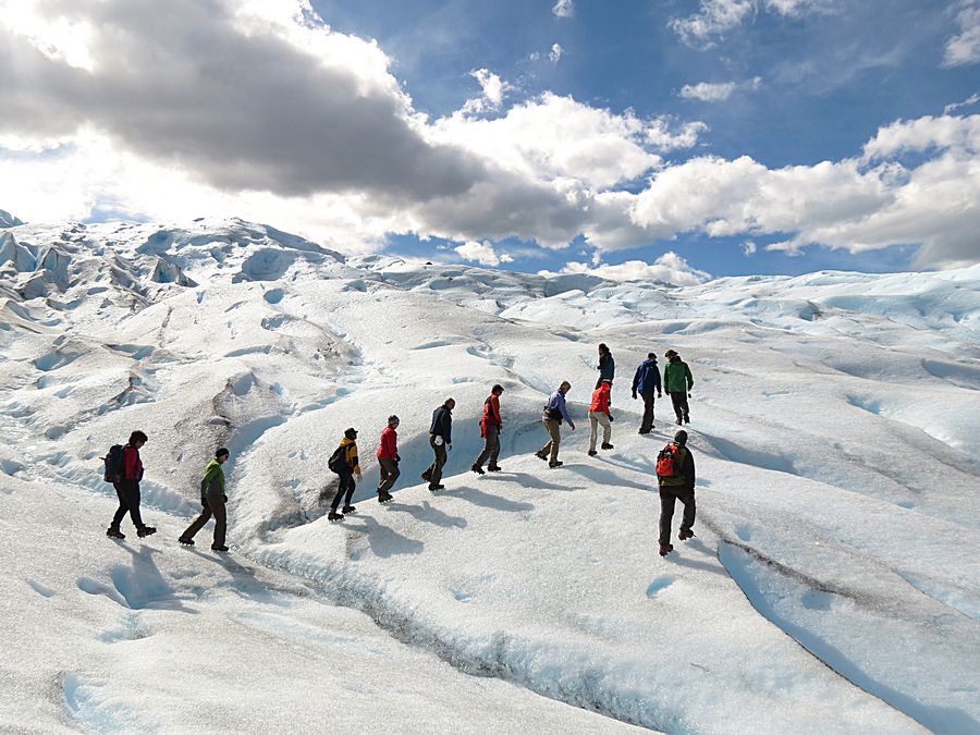 Line of hikers