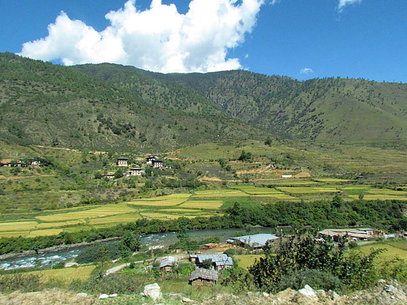 farm homes along river