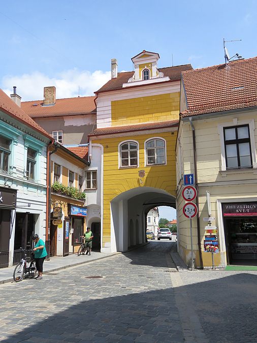 Trebon gate
